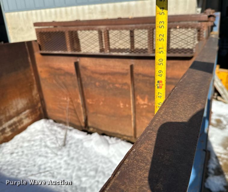 image for item LX9845 Roll-off dumpster