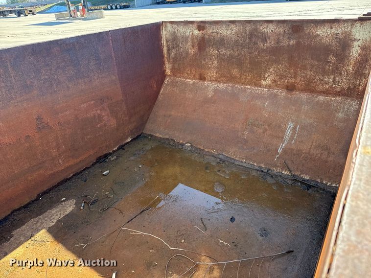 image for item LX9845 Roll-off dumpster