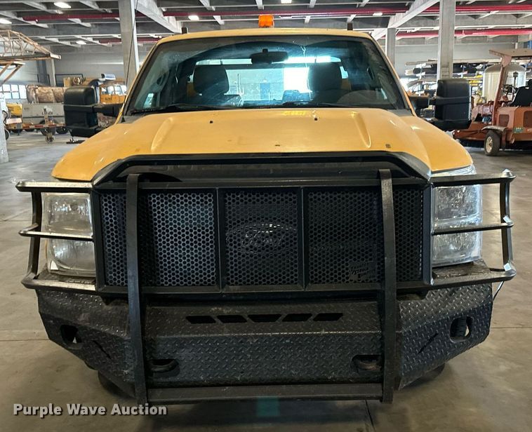 image for item LX9848 2014 Ford F250 Super Duty  SuperCab utility bed pickup truck