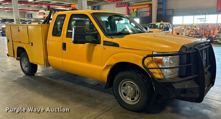 image for item LX9848 2014 Ford F250 Super Duty  SuperCab utility bed pickup truck