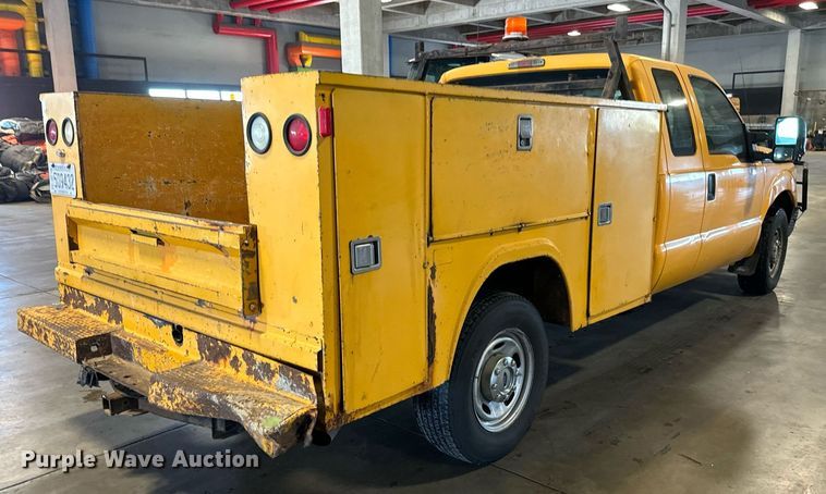 image for item LX9848 2014 Ford F250 Super Duty  SuperCab utility bed pickup truck