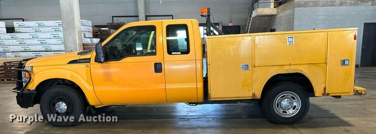 image for item LX9848 2014 Ford F250 Super Duty  SuperCab utility bed pickup truck