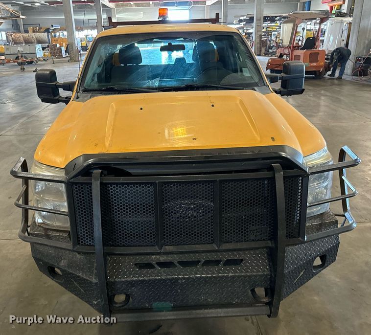 image for item LX9848 2014 Ford F250 Super Duty  SuperCab utility bed pickup truck