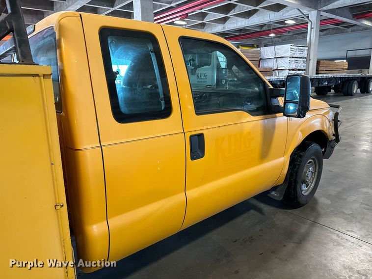 image for item LX9848 2014 Ford F250 Super Duty  SuperCab utility bed pickup truck