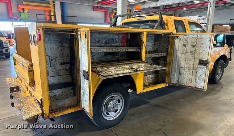 image for item LX9848 2014 Ford F250 Super Duty  SuperCab utility bed pickup truck