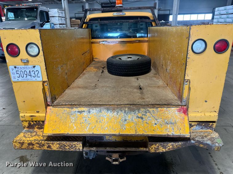 image for item LX9848 2014 Ford F250 Super Duty  SuperCab utility bed pickup truck