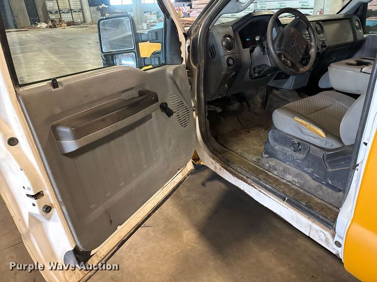 image for item LX9848 2014 Ford F250 Super Duty  SuperCab utility bed pickup truck