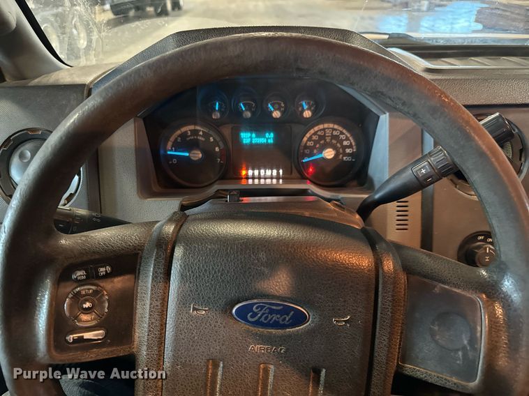 image for item LX9848 2014 Ford F250 Super Duty  SuperCab utility bed pickup truck