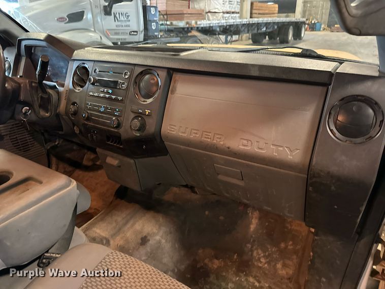 image for item LX9848 2014 Ford F250 Super Duty  SuperCab utility bed pickup truck