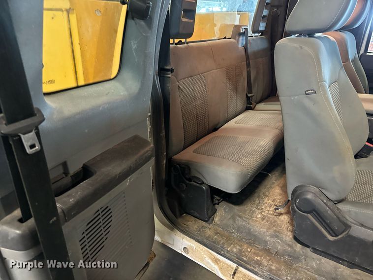 image for item LX9848 2014 Ford F250 Super Duty  SuperCab utility bed pickup truck