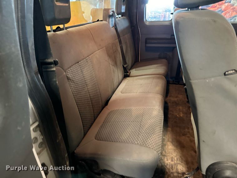 image for item LX9848 2014 Ford F250 Super Duty  SuperCab utility bed pickup truck