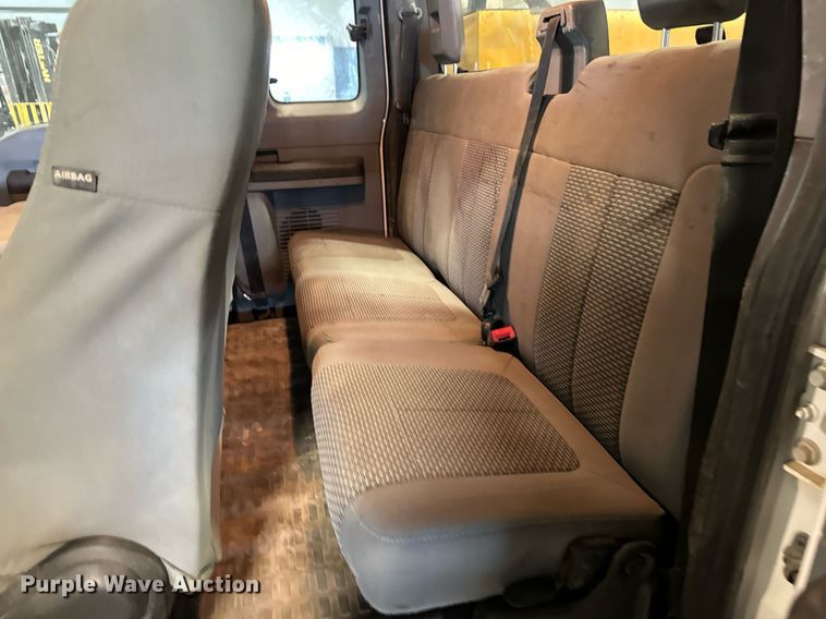 image for item LX9848 2014 Ford F250 Super Duty  SuperCab utility bed pickup truck