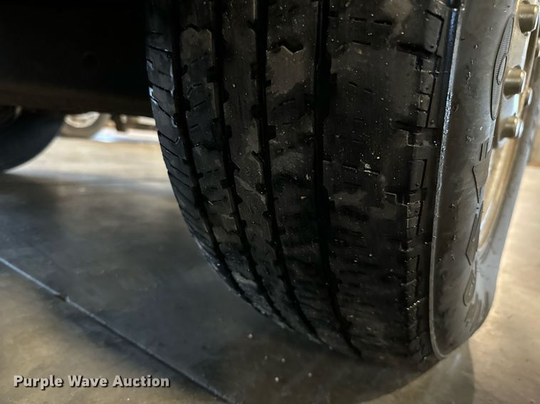 image for item LX9848 2014 Ford F250 Super Duty  SuperCab utility bed pickup truck