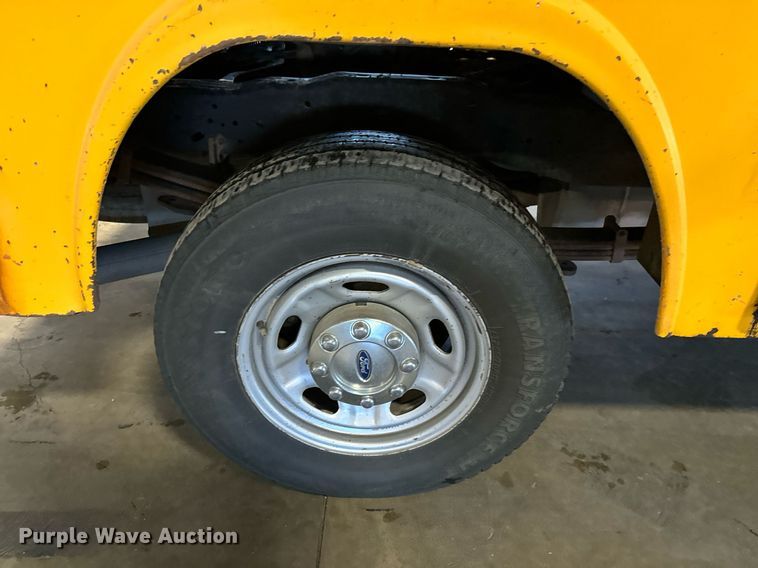 image for item LX9848 2014 Ford F250 Super Duty  SuperCab utility bed pickup truck