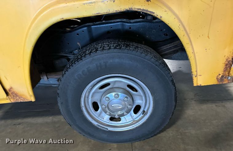 image for item LX9848 2014 Ford F250 Super Duty  SuperCab utility bed pickup truck