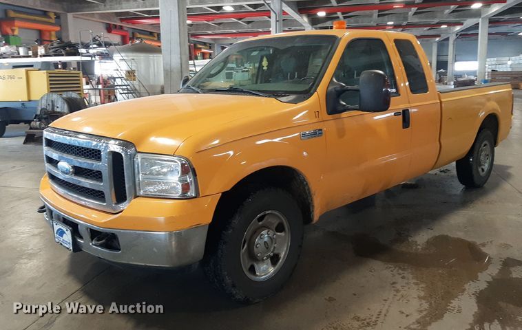 image for item LX9849 2006 Ford F250 Super Duty  SuperCab pickup truck