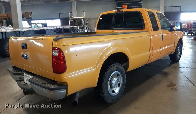 image for item LX9849 2006 Ford F250 Super Duty  SuperCab pickup truck