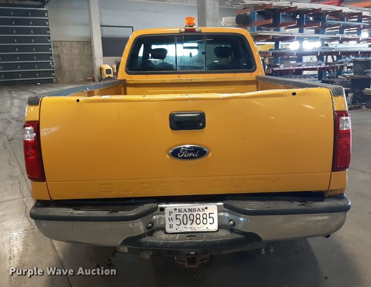 image for item LX9849 2006 Ford F250 Super Duty  SuperCab pickup truck