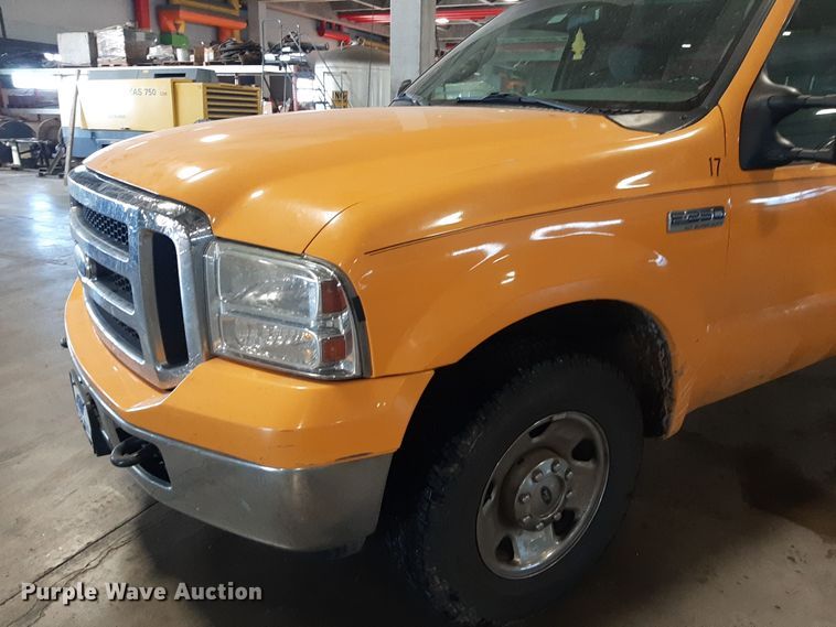 image for item LX9849 2006 Ford F250 Super Duty  SuperCab pickup truck