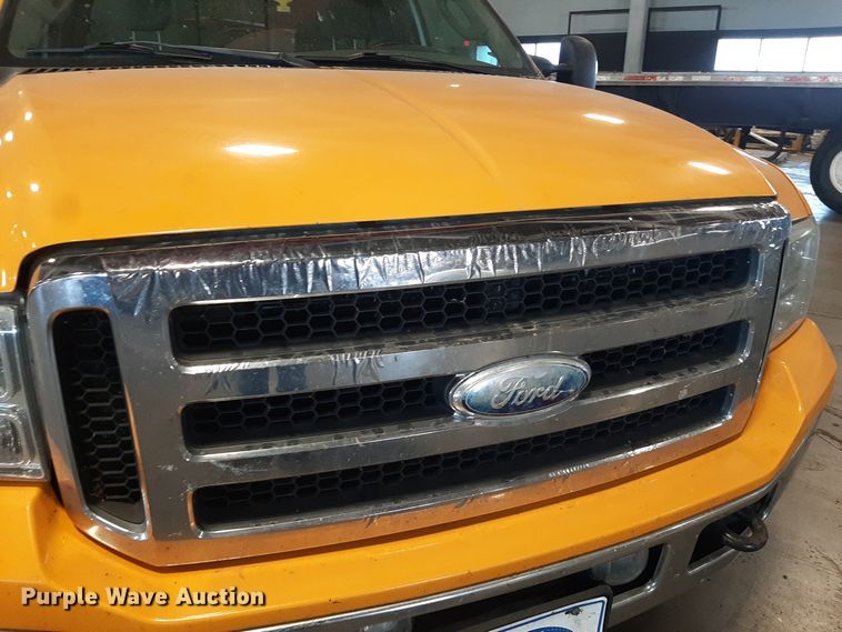 image for item LX9849 2006 Ford F250 Super Duty  SuperCab pickup truck