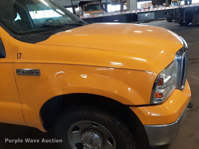 image for item LX9849 2006 Ford F250 Super Duty  SuperCab pickup truck