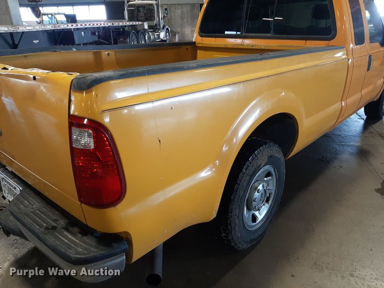 image for item LX9849 2006 Ford F250 Super Duty  SuperCab pickup truck