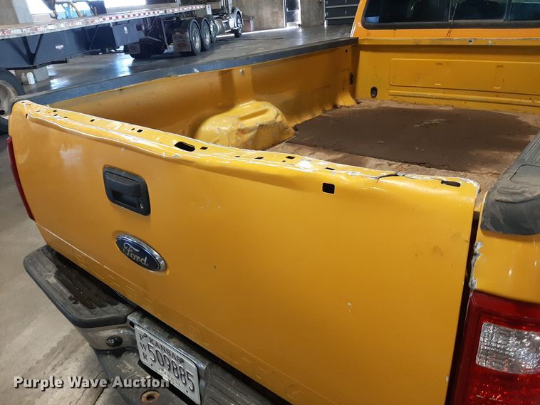 image for item LX9849 2006 Ford F250 Super Duty  SuperCab pickup truck