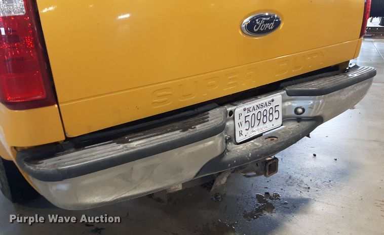 image for item LX9849 2006 Ford F250 Super Duty  SuperCab pickup truck