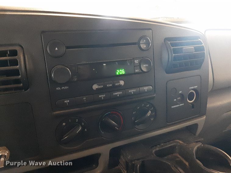 image for item LX9849 2006 Ford F250 Super Duty  SuperCab pickup truck