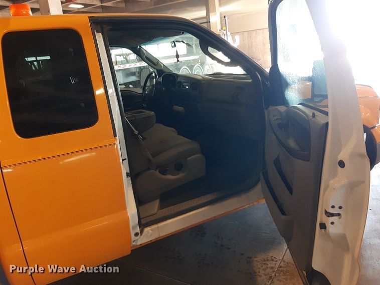 image for item LX9849 2006 Ford F250 Super Duty  SuperCab pickup truck