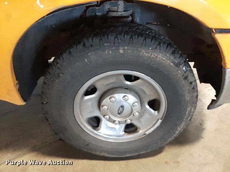 image for item LX9849 2006 Ford F250 Super Duty  SuperCab pickup truck