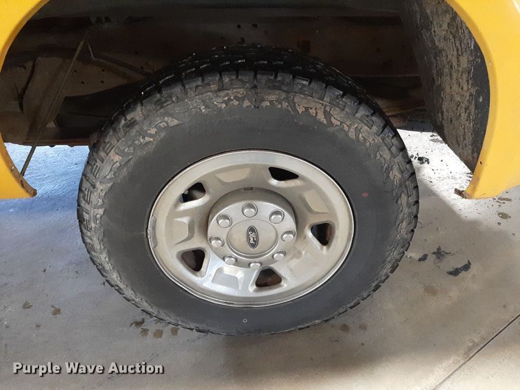 image for item LX9849 2006 Ford F250 Super Duty  SuperCab pickup truck