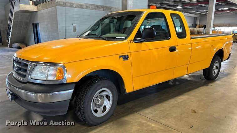 image for item LX9852 2002 Ford F150  SuperCab pickup truck
