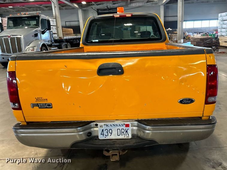 image for item LX9852 2002 Ford F150  SuperCab pickup truck