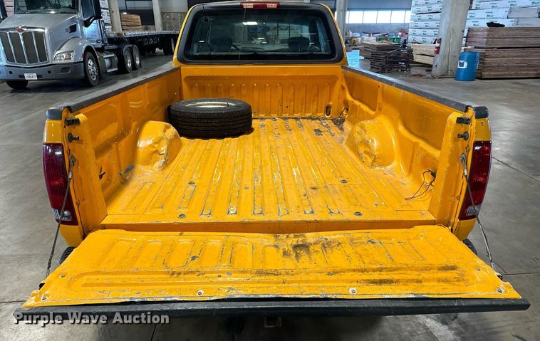 image for item LX9852 2002 Ford F150  SuperCab pickup truck