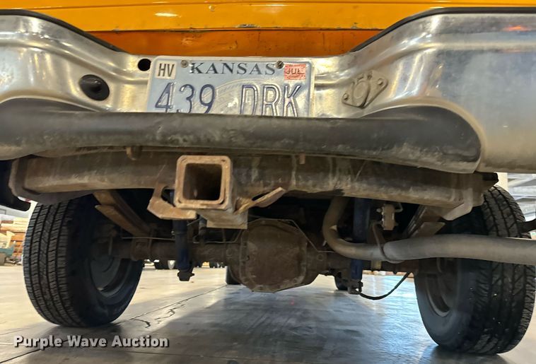 image for item LX9852 2002 Ford F150  SuperCab pickup truck