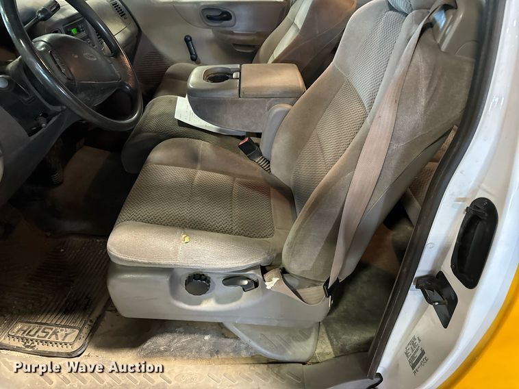 image for item LX9852 2002 Ford F150  SuperCab pickup truck