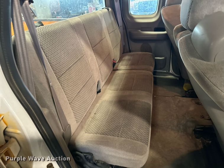 image for item LX9852 2002 Ford F150  SuperCab pickup truck