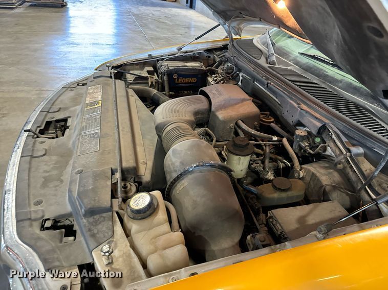 image for item LX9852 2002 Ford F150  SuperCab pickup truck