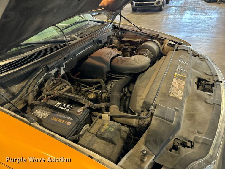 image for item LX9852 2002 Ford F150  SuperCab pickup truck