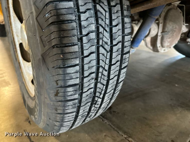 image for item LX9852 2002 Ford F150  SuperCab pickup truck