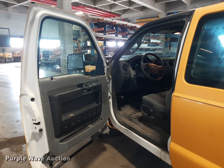 image for item LX9855 2015 Ford F250 Super Duty  SuperCab pickup truck