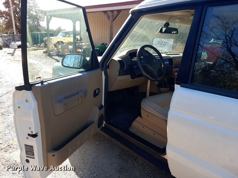 image for item LX9903 2002 Land Rover Discovery Series II SUV