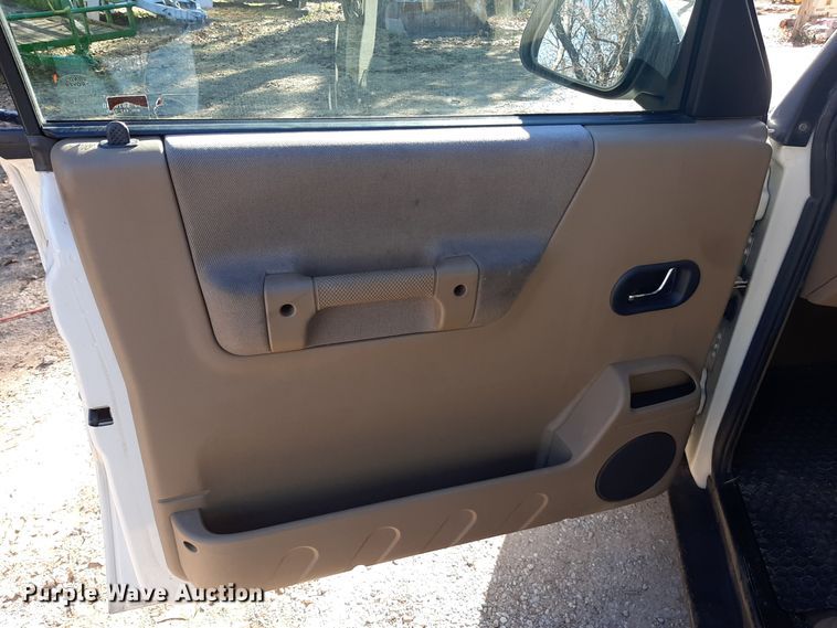 image for item LX9903 2002 Land Rover Discovery Series II SUV