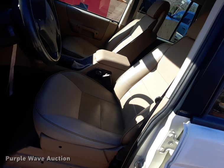 image for item LX9903 2002 Land Rover Discovery Series II SUV