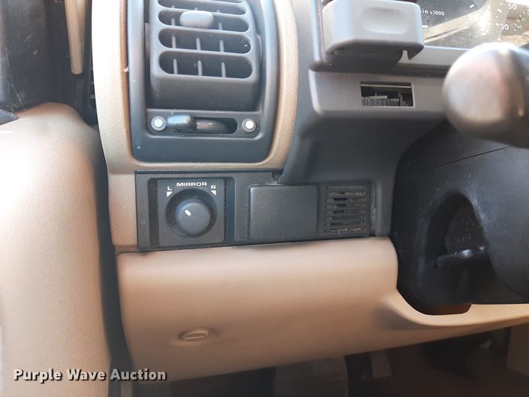 image for item LX9903 2002 Land Rover Discovery Series II SUV