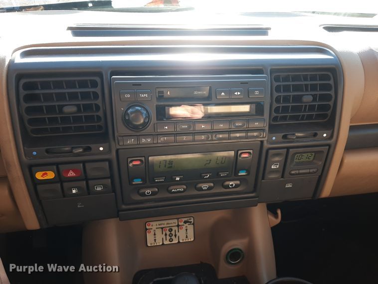 image for item LX9903 2002 Land Rover Discovery Series II SUV