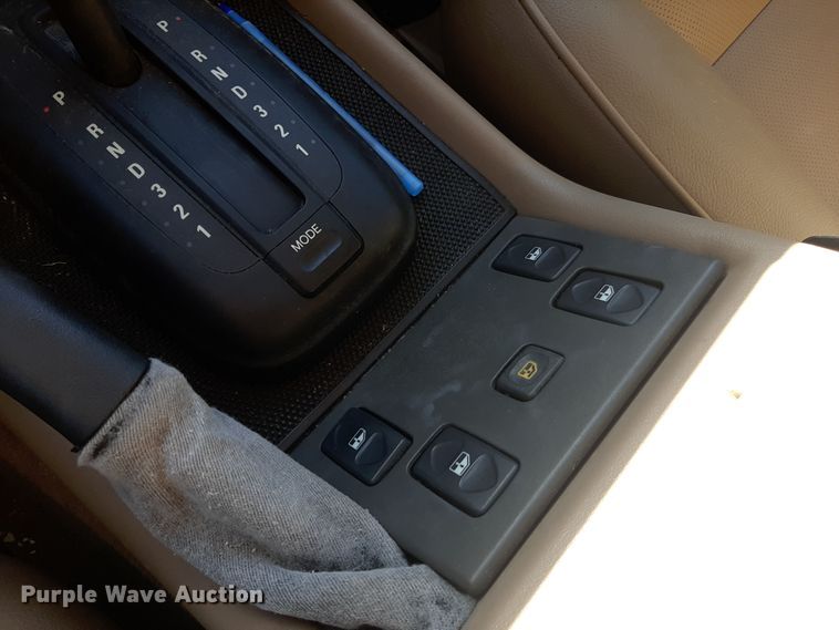 image for item LX9903 2002 Land Rover Discovery Series II SUV