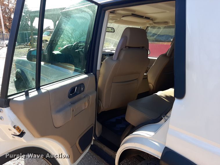 image for item LX9903 2002 Land Rover Discovery Series II SUV
