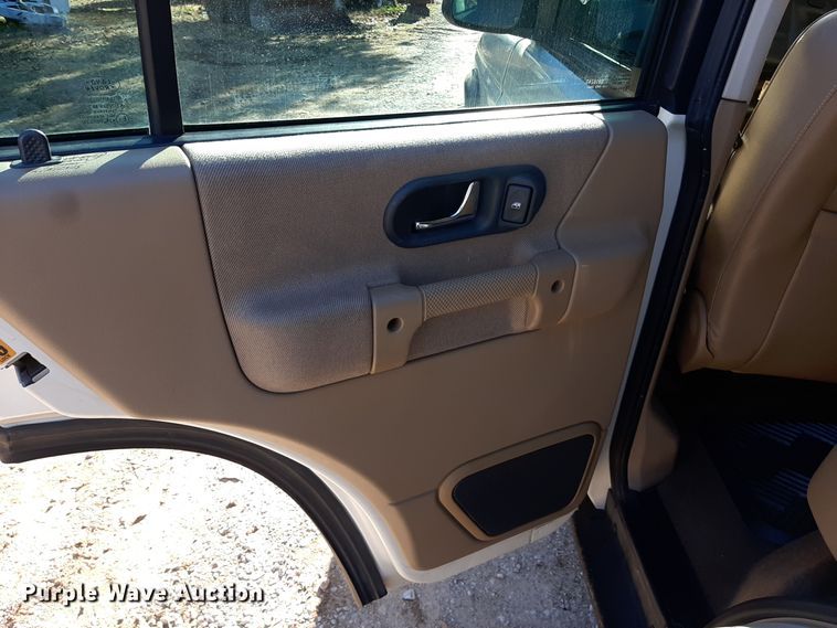 image for item LX9903 2002 Land Rover Discovery Series II SUV